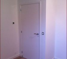 Finition chambre de la puce, plinthes et portes