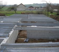 Poutres bétons sur vide sanitaire