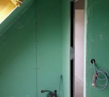 Salle de bain (coté WC)