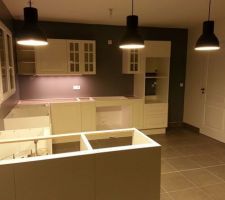Installation de la cuisine.