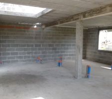 Linteau ou il y a les marque rouge