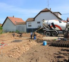Le béton commence à couler