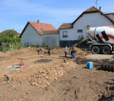 Le béton commence à couler