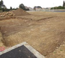 D&eacute;caissement avant fondations, lotissement fini...et pas beaucoup de voisins.