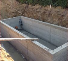 Cuve de r&eacute;tention d'eau pluviale de 33 m3
Arriv&eacute;e d'eau pluviale dans la cuve ainsi que l'eau de source d&eacute;tourn&eacute;e du Vide Sanitaire