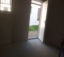 Le 12 Avril, création du cellier hors joints