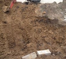 Remblai du c&ocirc;t&eacute; jardin