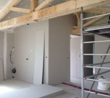 Voila le placo intéieur est quasi fini à quelques plaques près. Ca à de la gueule.