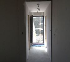 Voila le placo intéieur est quasi fini à quelques plaques près. Ca à de la gueule.