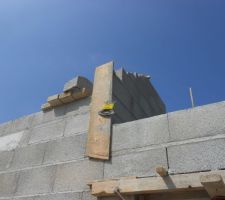 Pignon en cours d'&eacute;l&eacute;vation