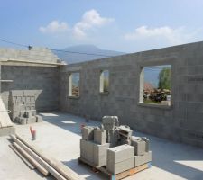 Pignon en cours d'&eacute;l&eacute;vation