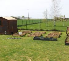 Potager avec abri de jardin