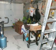 Garage en bordel tant que je n'aurai pas mon cabanon prévu printemps 2015