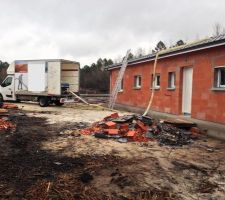 Laine de verre souffl&eacute;e par le toit