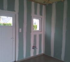 Garage isol&eacute; et carrel&eacute;