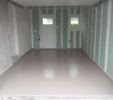 Garage isolé et carrelé