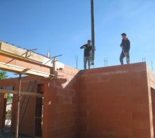 Les toits terrasses sont coul&eacute;s,&ccedil;a avance &agrave; petit pas.