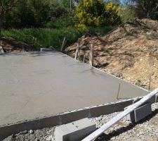 Dalle garage, c'est pas parfait niveau finition mais on va faire avec