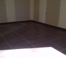 Carrelage fini avec joint bureau