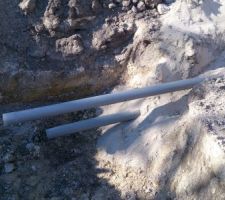 évacuation du drain périphérique et pluviales au dessus