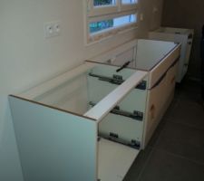 Installation de la cuisine.