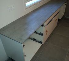 Installation de la cuisine.