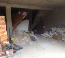 Sur 63 m² de garage la moitié sont des déchets .... Va vite falloir rectifier le tir !