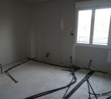 Cloisons et électricité chambre 2