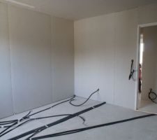 Cloisons et électricité chambre 2