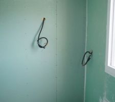 Cloisons et électricité salle d'eau