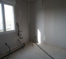 Cloisons et électricité bureau