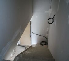 Cloisons escalier 1er