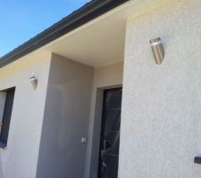 Éclairage extérieur devant