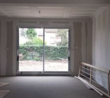 La 1er chape (celle qui recouvre la plomberie) est faite et plutôt bien faite d'ailleurs!