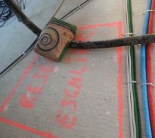 Réservation pour fixation de la platine de l'escalier métal.