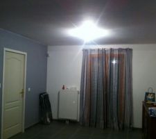 Meuble salle de bain pas encore fixé correctement
