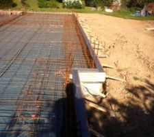 Ferraillage de la dalle portée terminé avec distancier et 2ème couche treillis