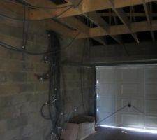Le garage avec l'arrivée de l'électricité