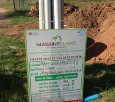 Affichage du panneau sur notre terrain le jour du d&eacute;marrage du terrassement soit le 7 Avril 2014.