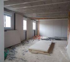 Vers cuisine, salle d'eau et chambre RDC