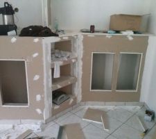 Les meubles sous la télé