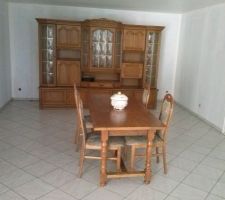 Voila nous avons d&eacute;j&agrave; mis la salle a manger en place