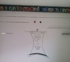 La chambre de mon grand avec sa collection de canettes