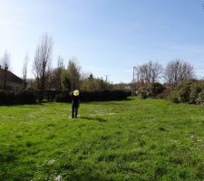 Vue depuis le c&ocirc;t&eacute; Est du terrain