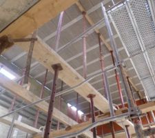 Mise en place du plancher de toiture