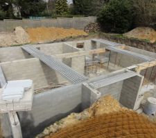 Mise en place des hourdis bétons pour dalle RDC