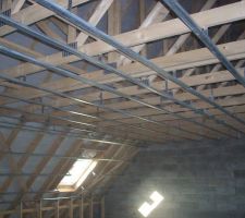 1ere journee installation des support et debut de passage des gaines