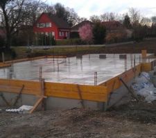 Le 18 mars, coulage de la dalle du RDC. Dalle qui va malheureusement nous causer quelques soucis!