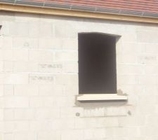 Appui fenêtre de la salle de bain