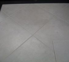 Carrelage de la cuisine, l'entr&eacute;e et le s&eacute;jour-salon